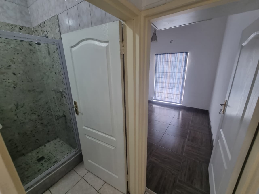 2 Bedroom Property for Sale in Wynberg Western Cape